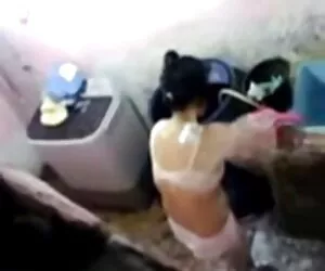 Cô gái xinh đẹp, Riley đang chơi với người đàn ông sex dit nhau hay nhat mới quần lót
