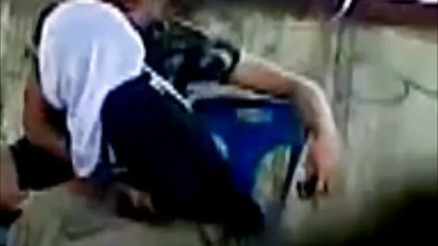 Chồng fuck vợ của nhau tại sex nhat ban khong che moi nhat bàn sau khi ăn tối.