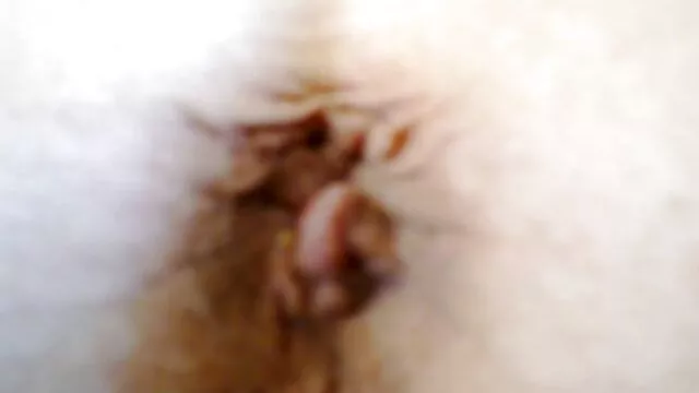 Con gái đầu tiên cố gắng, đồ chết tiệt, mẹ xnxx hd nhat