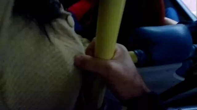 Cab driver phim chich moi nhat những hành khách trên bên đường gần chiếc xe.