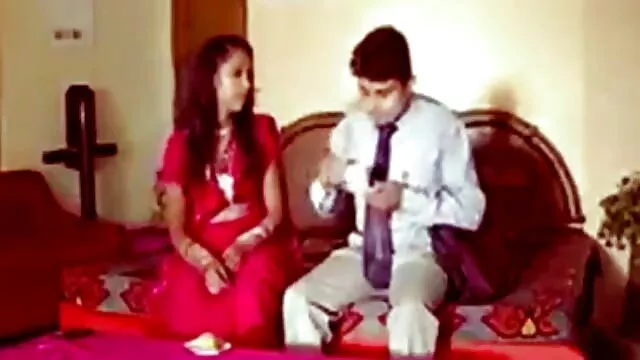 Cô gái tóc vàng thích gà cho bữa sáng, bữa sáng. phim seo nhật ban