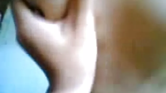 Camera theo dõi trên bãi sex massage hay nhat biển, hunter giấu và sau đó giết chết người đàn ông trần truồng.